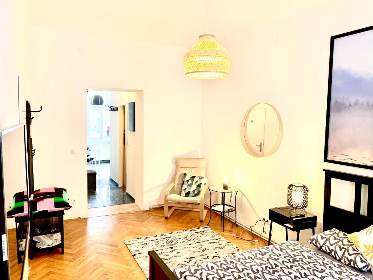 Urban City Retreat - By Nahuen Suites Graz Esterno foto