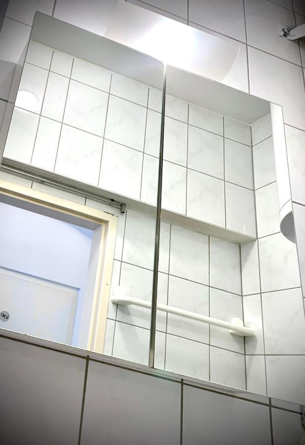 Urban City Retreat - By Nahuen Suites Graz Esterno foto