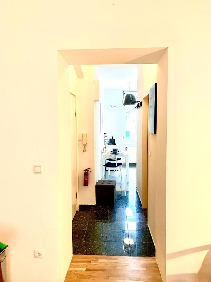 Urban City Retreat - By Nahuen Suites Graz Esterno foto